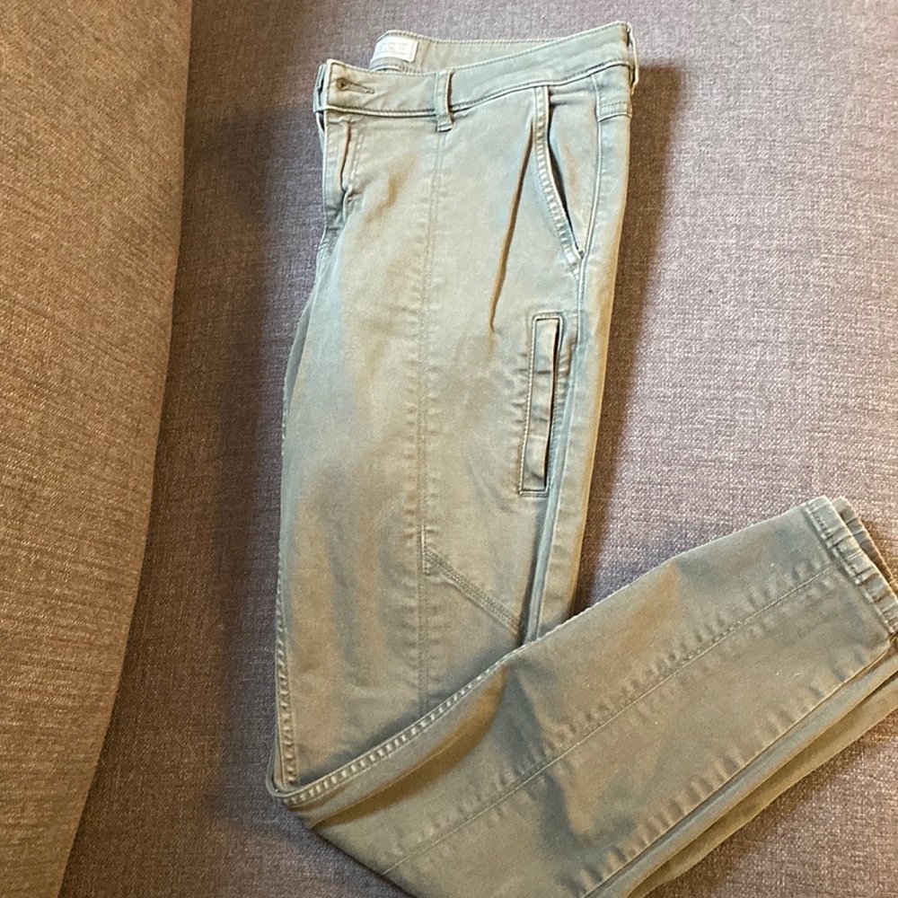 Zara Army Green Skinny Jeans size 8 or 40